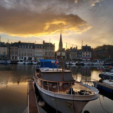 L' Achilée  Appartement en plein coeur de la ville Honfleur Extérieur photo